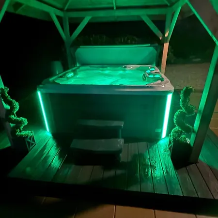 Rose At Hilltop Hideaway