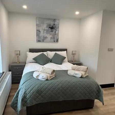 Rose At Hilltop Hideaway * Barnesmore