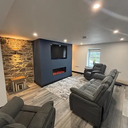 Rose At Hilltop Hideaway * Barnesmore