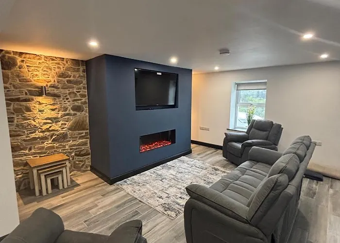 Rose At Hilltop Hideaway * Barnesmore